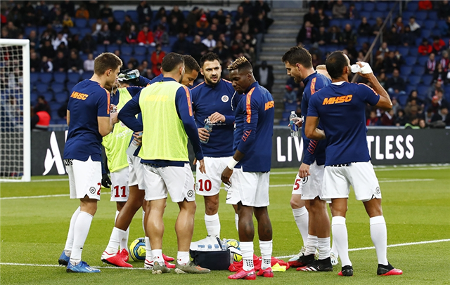 关于霞尔尼固队表现出色，客场战胜梅斯队的信息